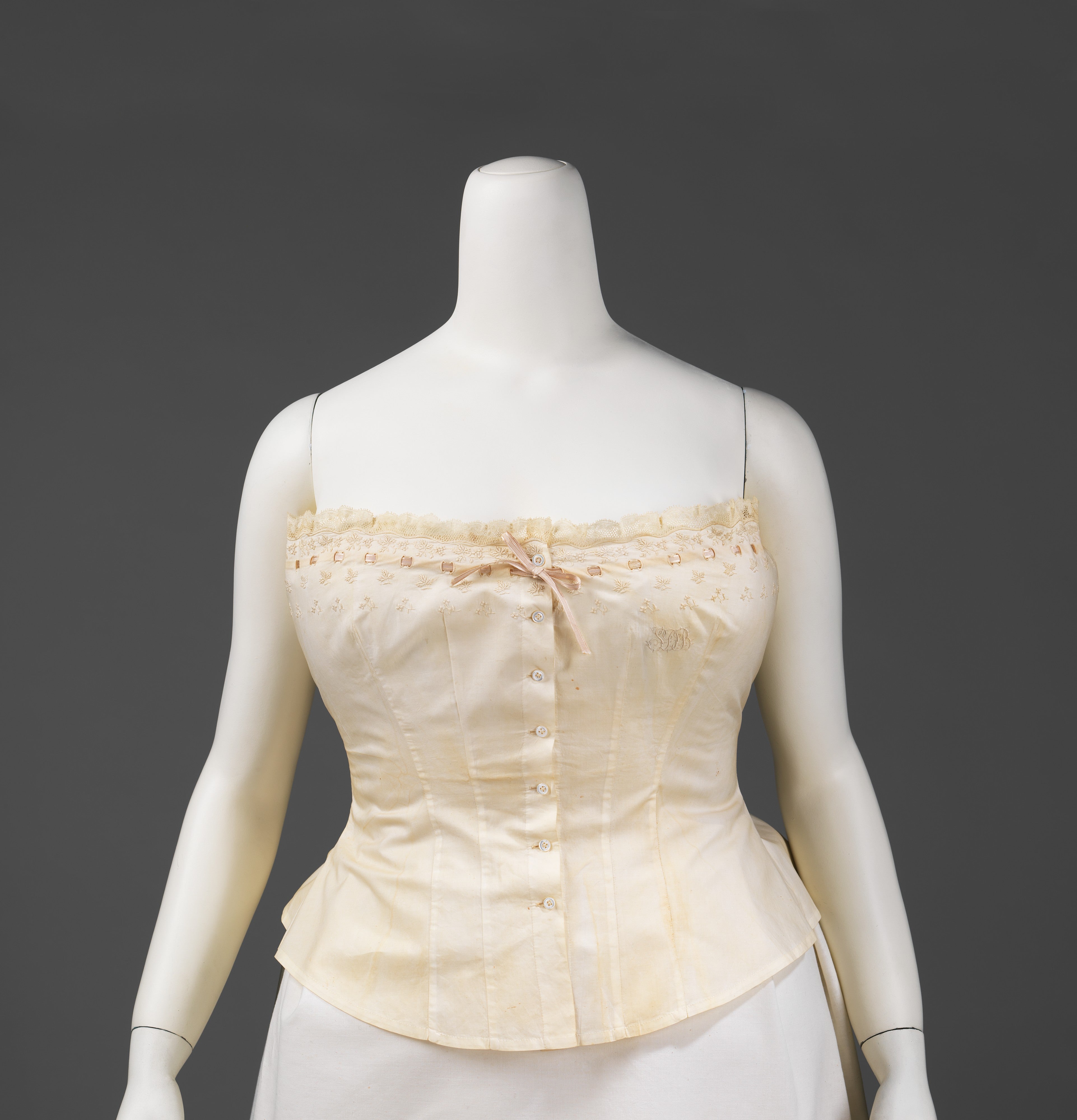 Are corsets Bad for posture? Dangerous? Here are 5 myths